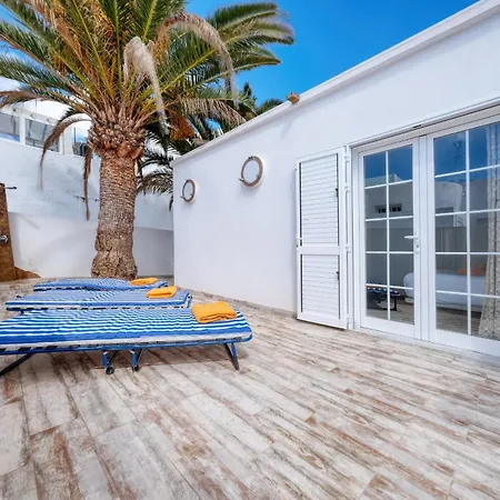L Azdora La Concha Luxury House-shared Pool בית נופש