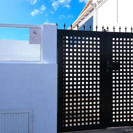 L Azdora La Concha Luxury House-shared Pool *