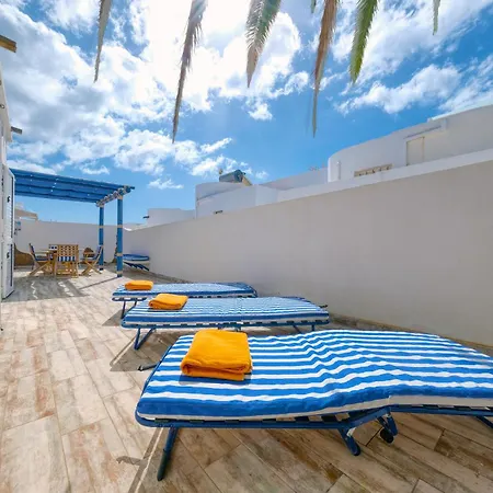 בית נופש L Azdora La Concha Luxury House-shared Pool