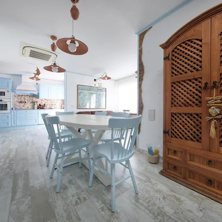 L Azdora La Concha Luxury House-shared Pool Playa Honda (Lanzarote)