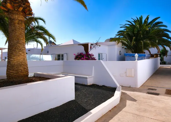 Tatil Evi L Azdora La Concha Luxury House-shared Pool Playa Honda (Lanzarote)