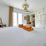Dom wakacyjny L Azdora La Concha Luxury House-shared Pool *