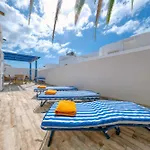 Dom wakacyjny L Azdora La Concha Luxury House-shared Pool