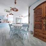 L Azdora La Concha Luxury House-shared Pool Playa Honda (Lanzarote)