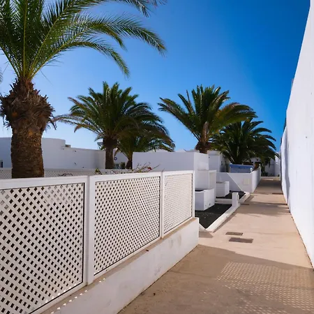 L Azdora La Concha Luxury House-shared Pool * Playa Honda (Lanzarote)