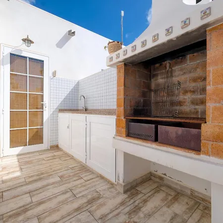 L Azdora La Concha Luxury House-shared Pool Playa Honda (Lanzarote)