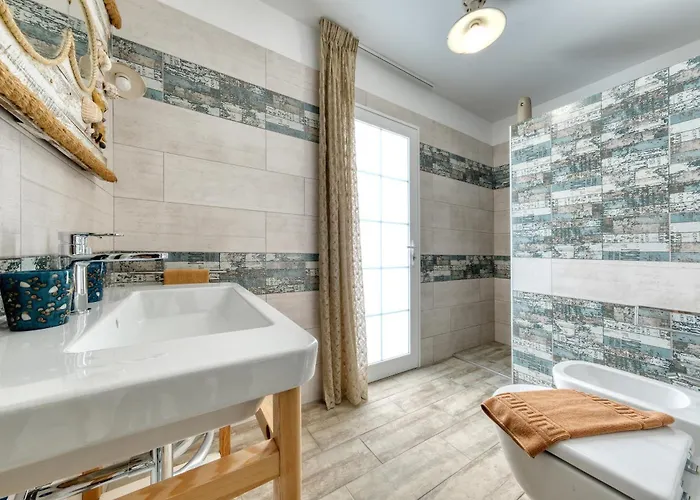 Casa vacanze L Azdora La Concha Luxury House-shared Pool *