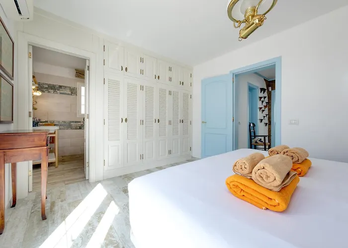 Casa vacanze L Azdora La Concha Luxury House-shared Pool *