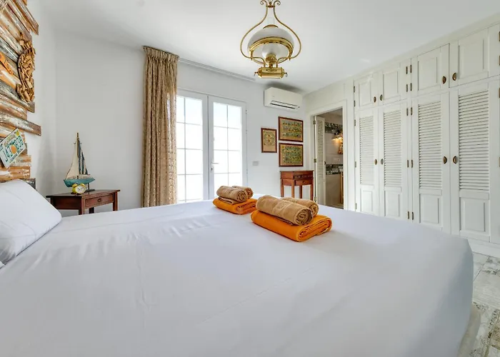 Casa vacanze L Azdora La Concha Luxury House-shared Pool *