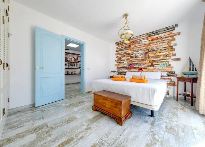 L Azdora La Concha Luxury House-shared Pool *