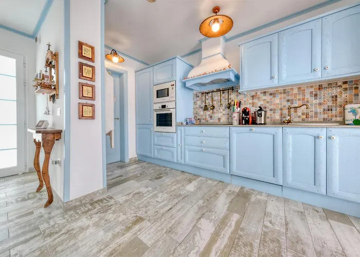 Casa vacanze L Azdora La Concha Luxury House-shared Pool Playa Honda (Lanzarote)